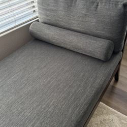BEAUTIFUL COUCH / CHASE  $220
