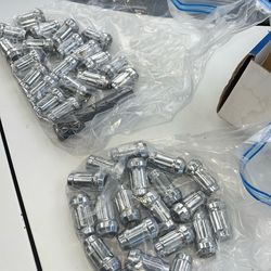 Locks, lug nuts for rims 12 mm x 1.50 and 12 mm x 1.25 $20