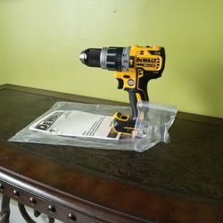 DeWalt.  20v New.  XR. Hammer Drill.   2 Speed S. Brushless Motor.  W/.   Clip