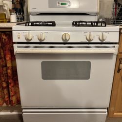 Kenmore 30” GAS Range, Free Standing Slide in