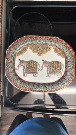 Beautiful Decorative Plate  Elephants by Oriental Accent