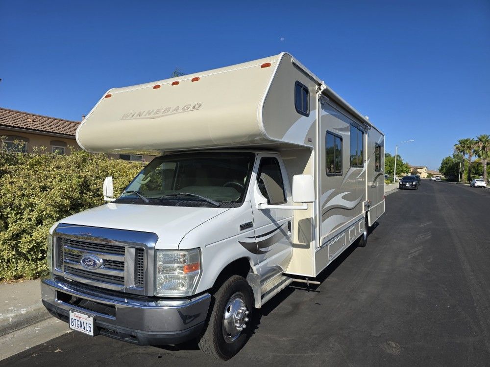2014 Winnebago Minnie Winnie 31k