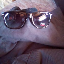 Oakley Sunglasses Made In https://offerup.com/redirect/?o=VVNBLk5ldw== Asking $50