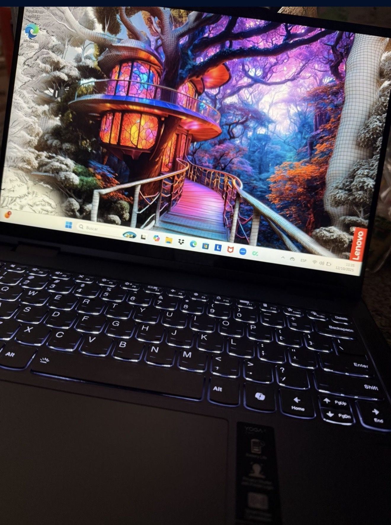 Levono Yoga Ultra 7i Laptop 