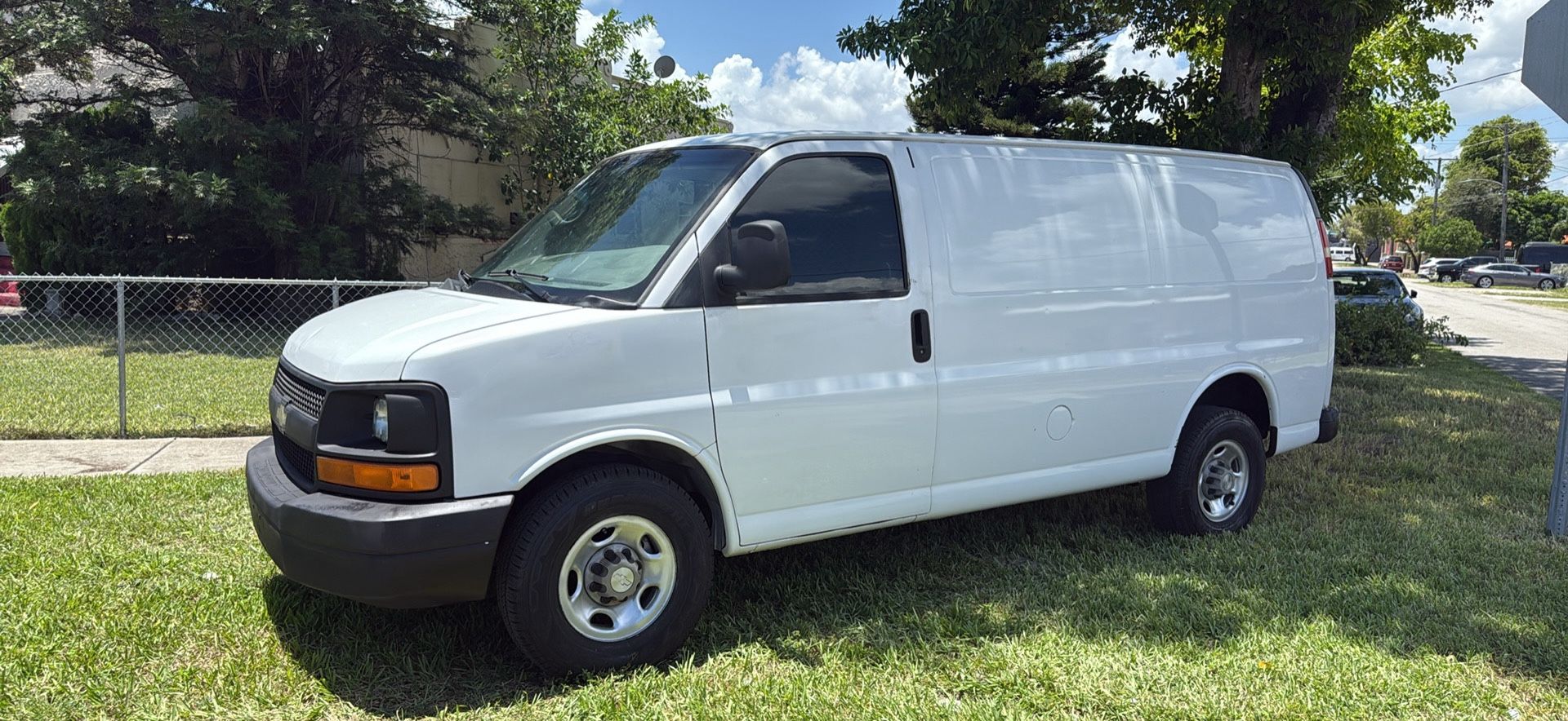 2009 Chevrolet Express Cargo Van