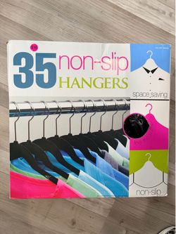 35 nonslip velvet hangers new in box