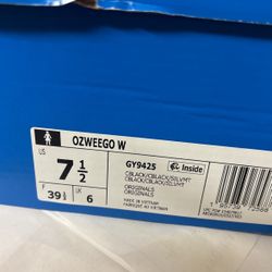 Ozweego Woman’s Size 7 1/2 Shoe New