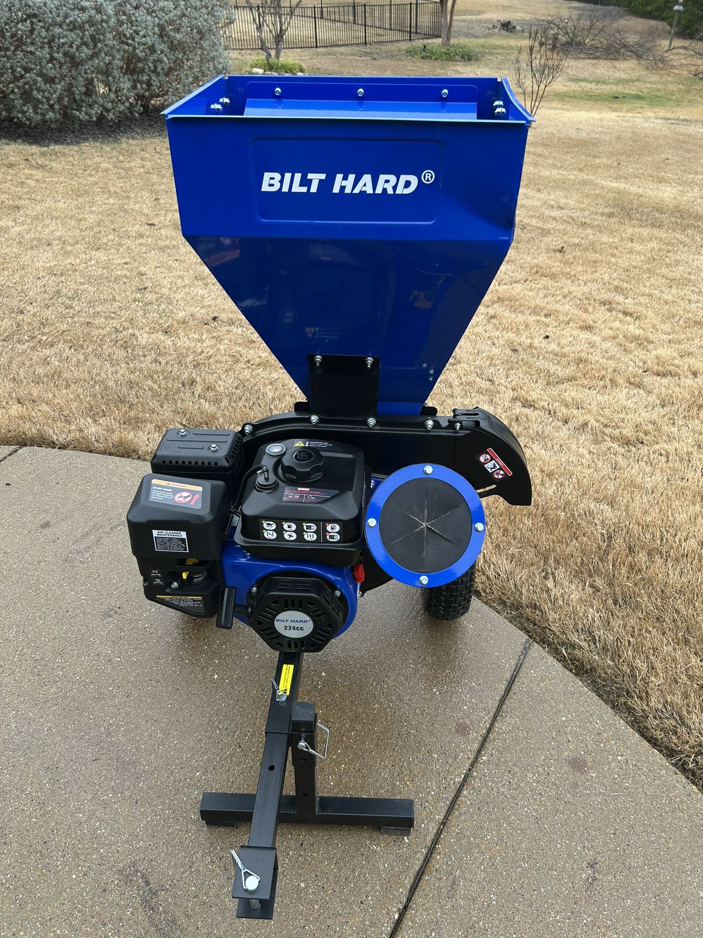 BILT HARD Wood Chipper with Tow Hitch - 7.5 HP 224cc Gas Powered Shredder Towable