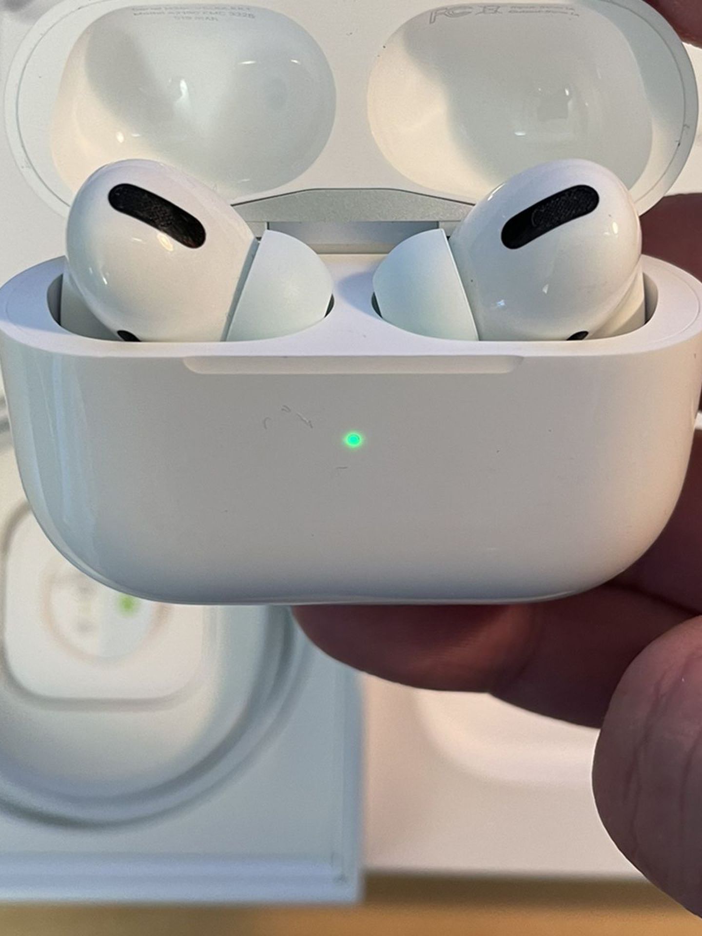 Apple AirPod Pro Pros Headphones Noise Canceling
