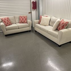 Modern Rooms To Go Couch Set - Free Delivery 