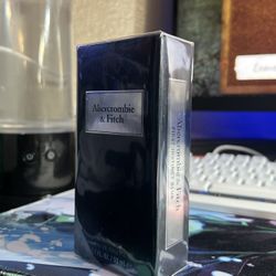 Abercrombie & Fitch First Instinct Blue Eau de Toilette (1.7 FL OZ / 50 mL)