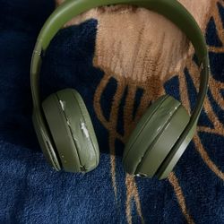 Beats Solo3 Wireless On-Ear Headphones - Neighborhood Collection