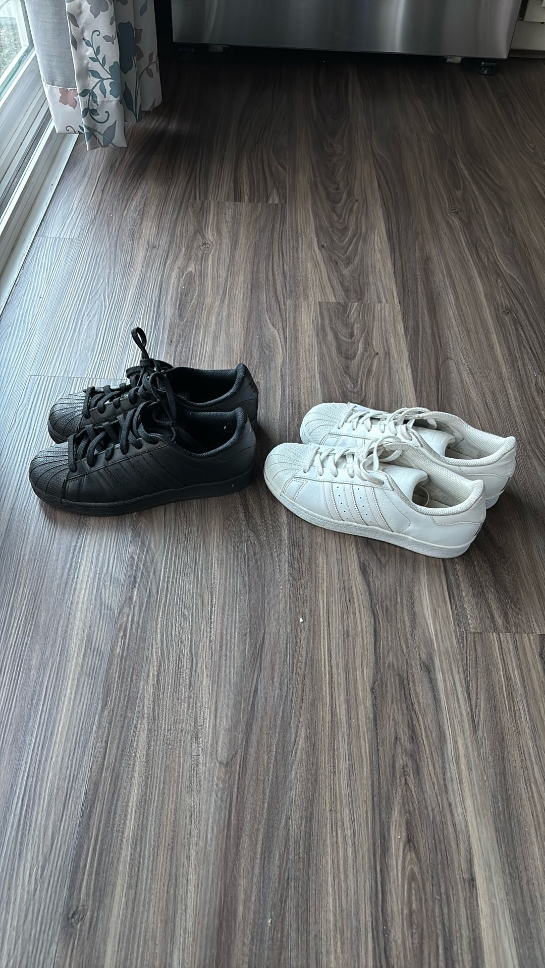 Adidas(SuperStar)
