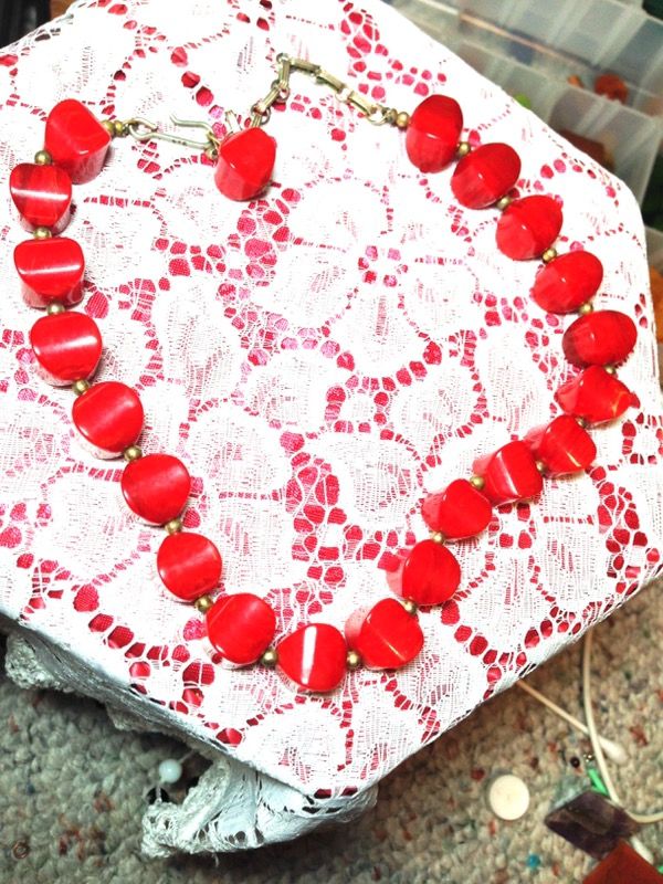 Vintage Cherry Red Swirl Bakelite Necklace
