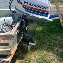 25 Hp Evinrude Boat Motor |Motor And Hardware Only
