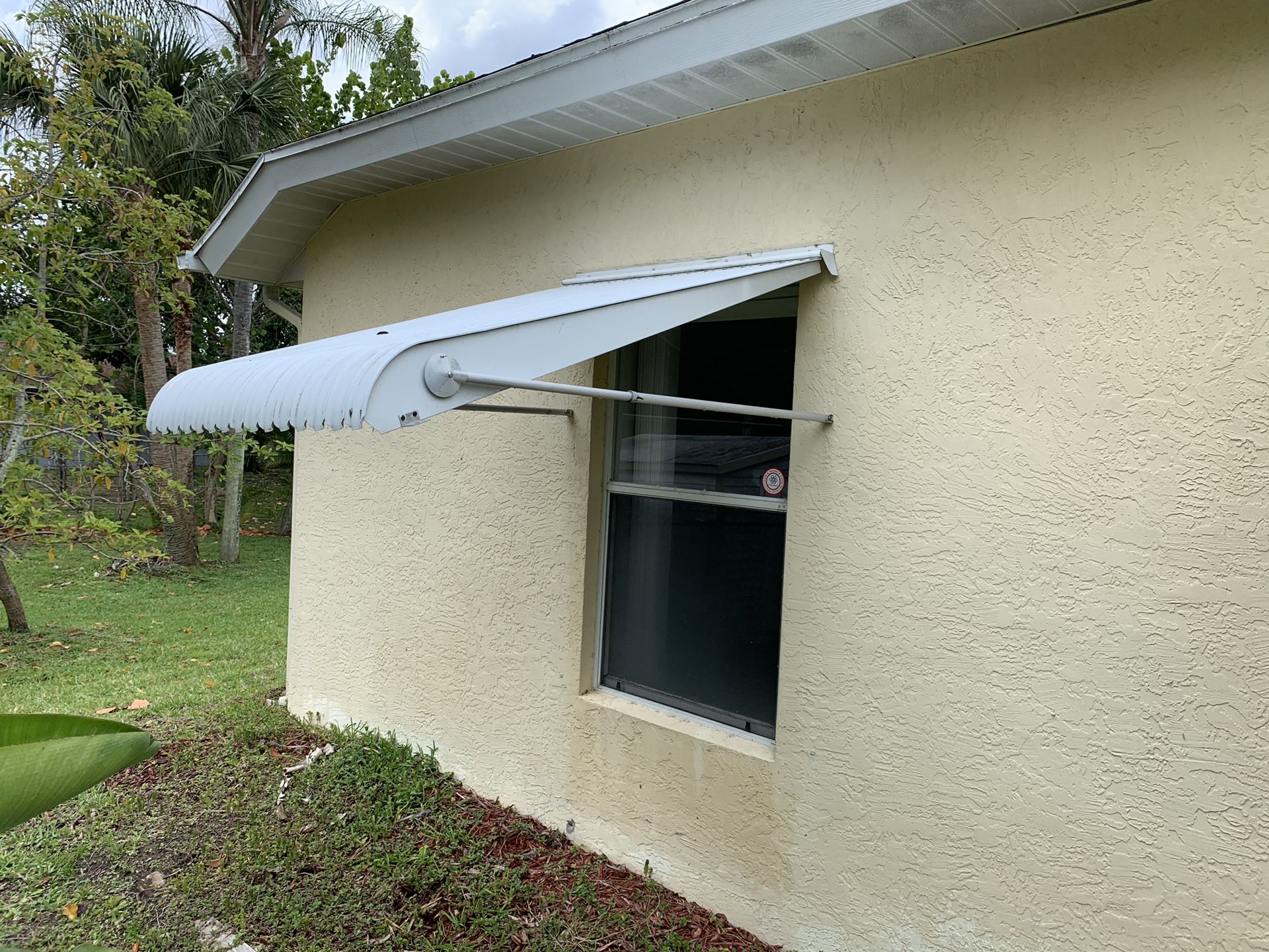 5 clamshell aluminum awnings for Sale in Stuart, FL OfferUp