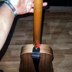Tylor Guitar 
