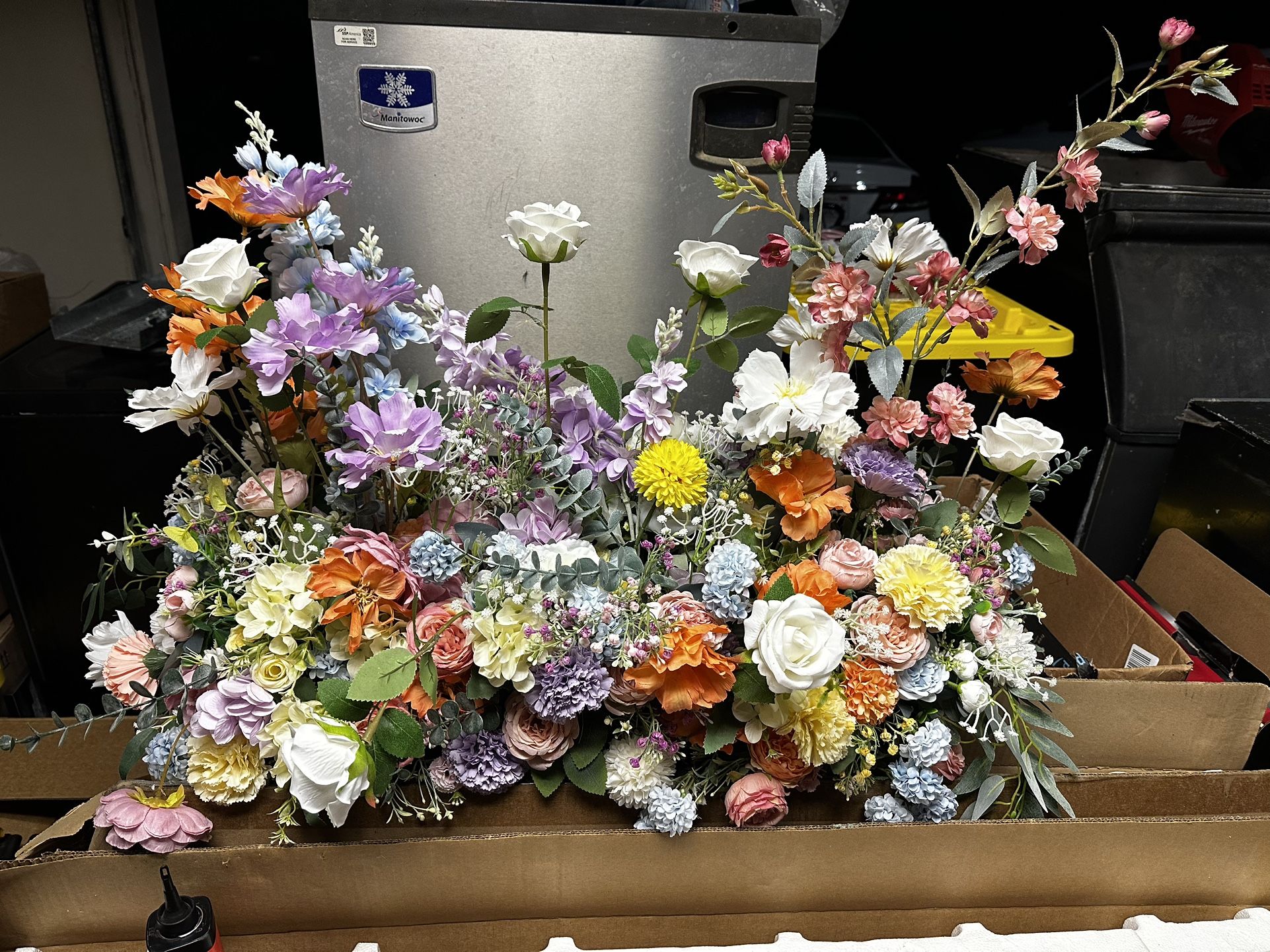 14 Centerpieces , Two Arches , 6 Ground Arches