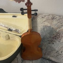 Excellent violin, works like new