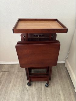 Beautiful set tv trays $35