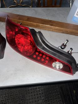 G35 Tail Light Left