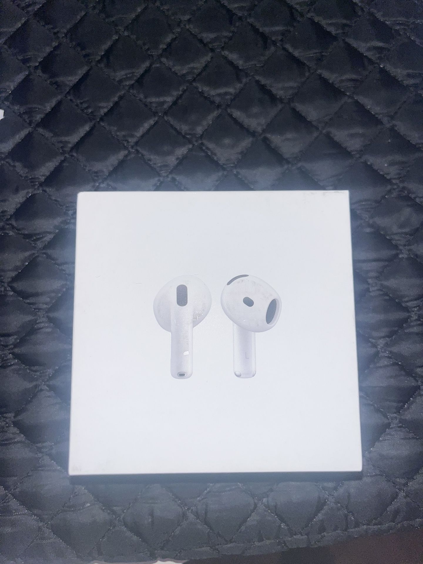 AirPods 4