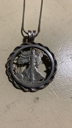 Beautiful 1944 walking liberty pendant with sterling rope around and 925 Italy thin rope chain