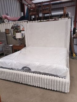 Beds, Mattresses and Dessers and More!