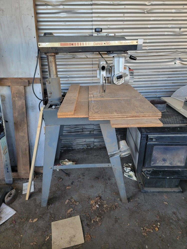 Radial Arm Saw