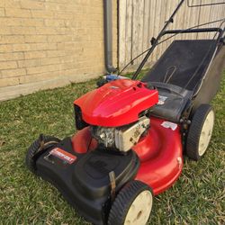 TROY-BILT CON TRANSMISIÓN 