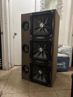 3 L7 Kicker subwoofers with ported enclosure
