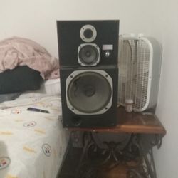 MCS 8320 Speakers 