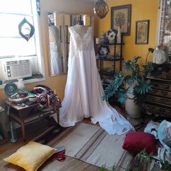 Brand New Never Worn Wedding Dress