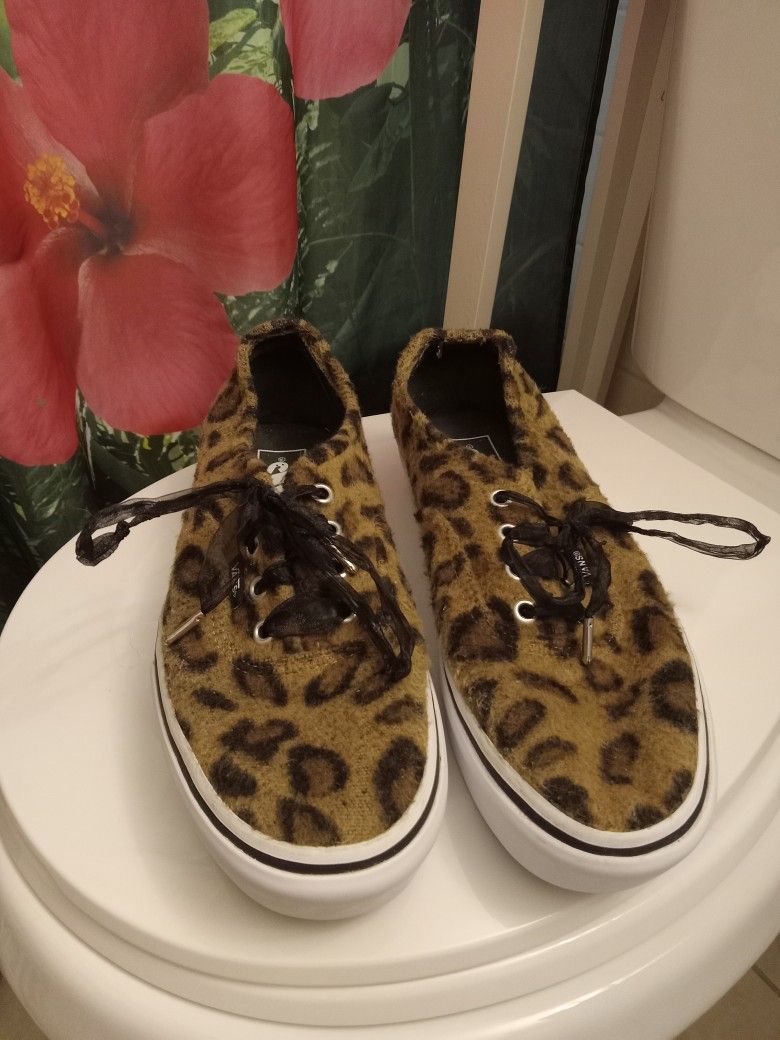 Vans Furry Animal.print Size 8.5