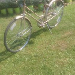 Women's Bike Great Condiction Ready To Ride 