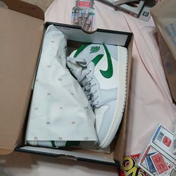 Women's Size 8 JORDAN'S 