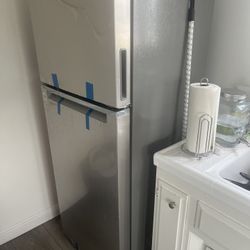 Refrigerator— Like Brand New