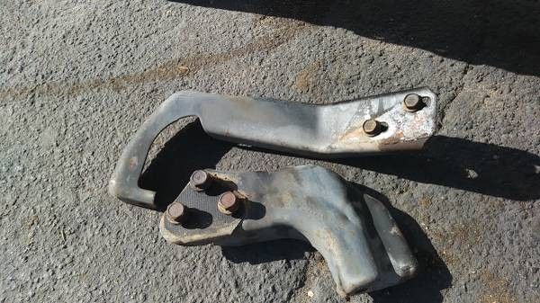 Front bumper brackets from a 94 chevy truck. fits 88-98