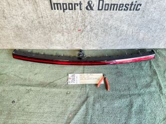 w/broken clips 2022 - 2024 KIA EV6 REAR CENTER LED TAIL LIGHT OEM AY73936 w/camera