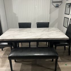 Dinning Room Table 