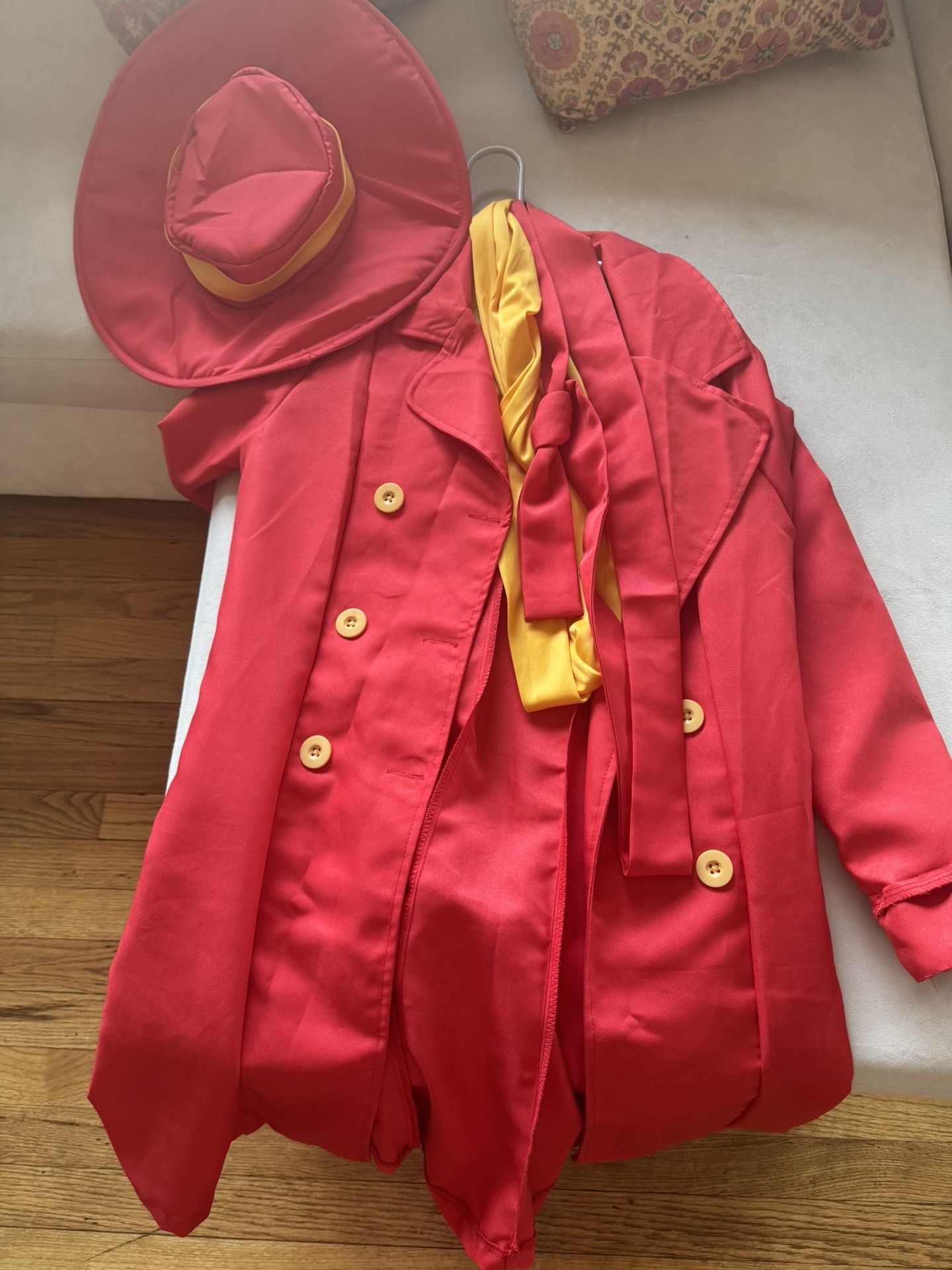 Carmen Sandiego Halloween Costume (girls large size)