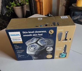 Philips Norelco Shaver 8000