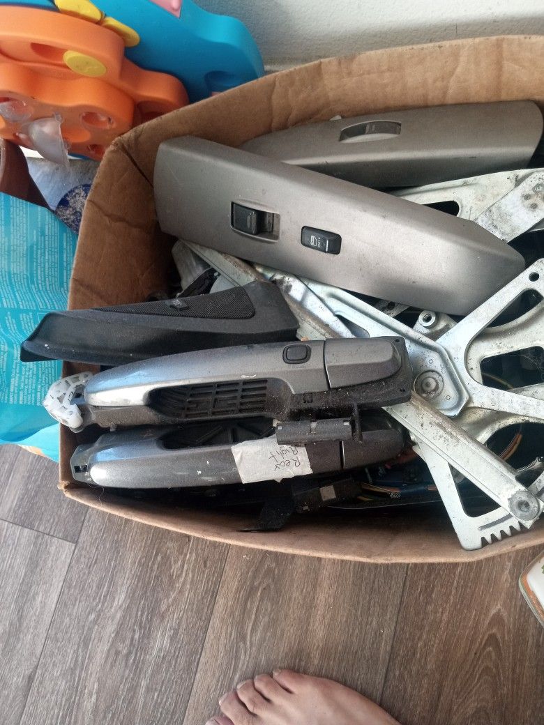 Prius 04-09 Right Passenger Side Parts Rear And Front