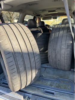 Tires 325/35/22