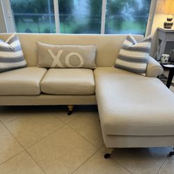 Sofa with reversible Chaise