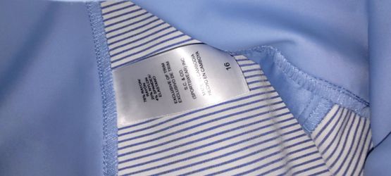 Ladies New Capri XL White/ Blue Pinstripes