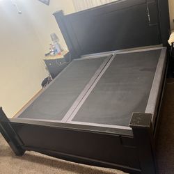 King bed with box springs