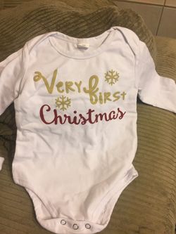 Size closer to 6 months. Brand new, never worn.