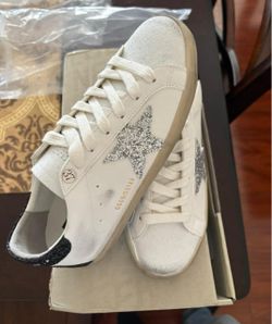 GOLDEN GOOSE