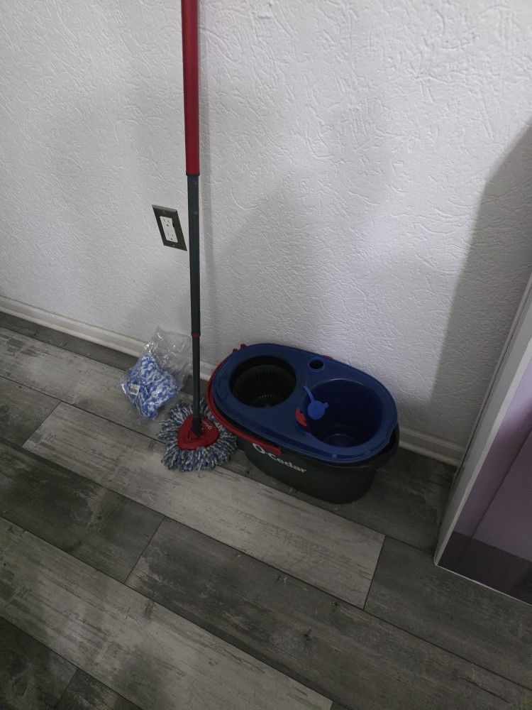 O-Cedar RinseClean Spin Mop & Bucket System | Clean with Clean Water | Removes 99% of Bacteria